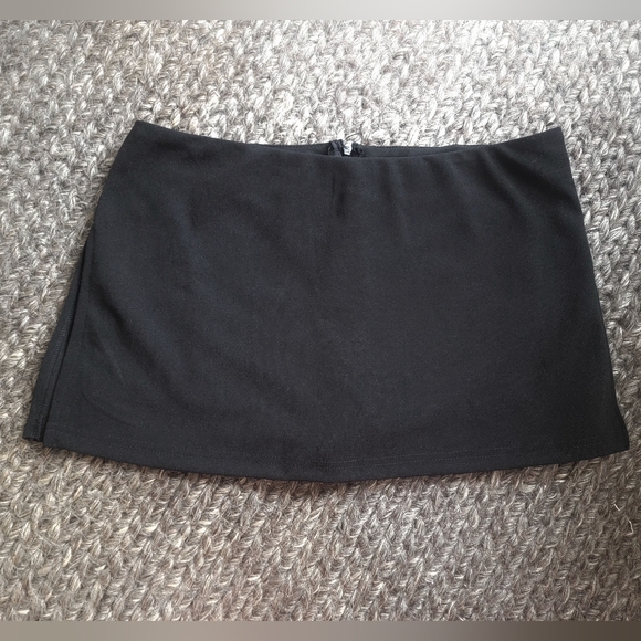 Mini black skort - Picture 2 of 4